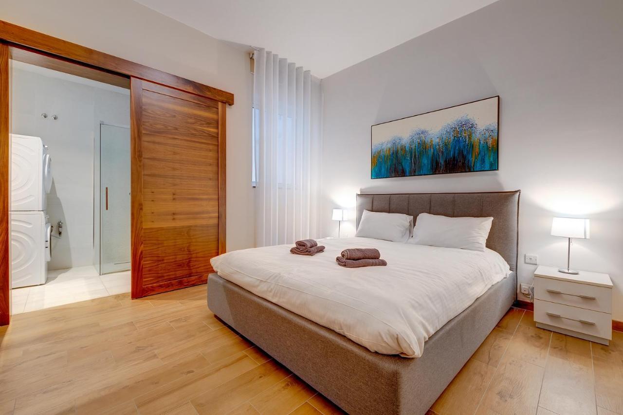 Luxury Apartment With Valletta And Harbour Views Sliema Exterior foto
